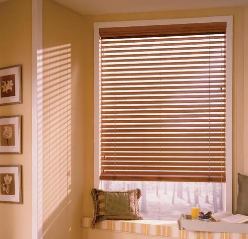 CLASSIC WINDOW WOODEN BLINDS FOR BEAUTY AND LIGHT CONTROL