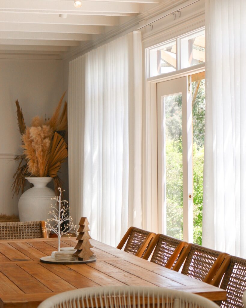 diining room in style with sheer curtains dubai-24 hours installtion