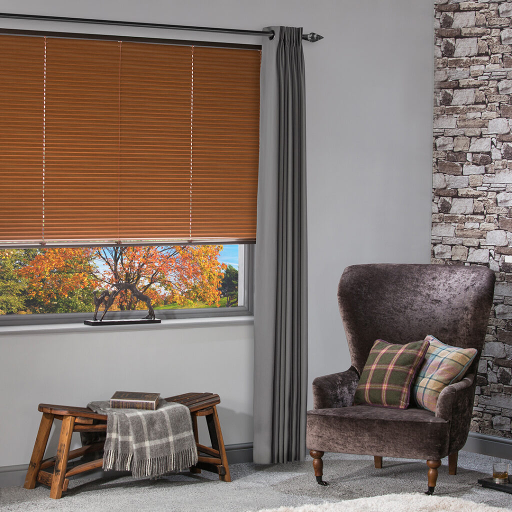 wooden venetiaan blinds for warmth and style by dubai blinds